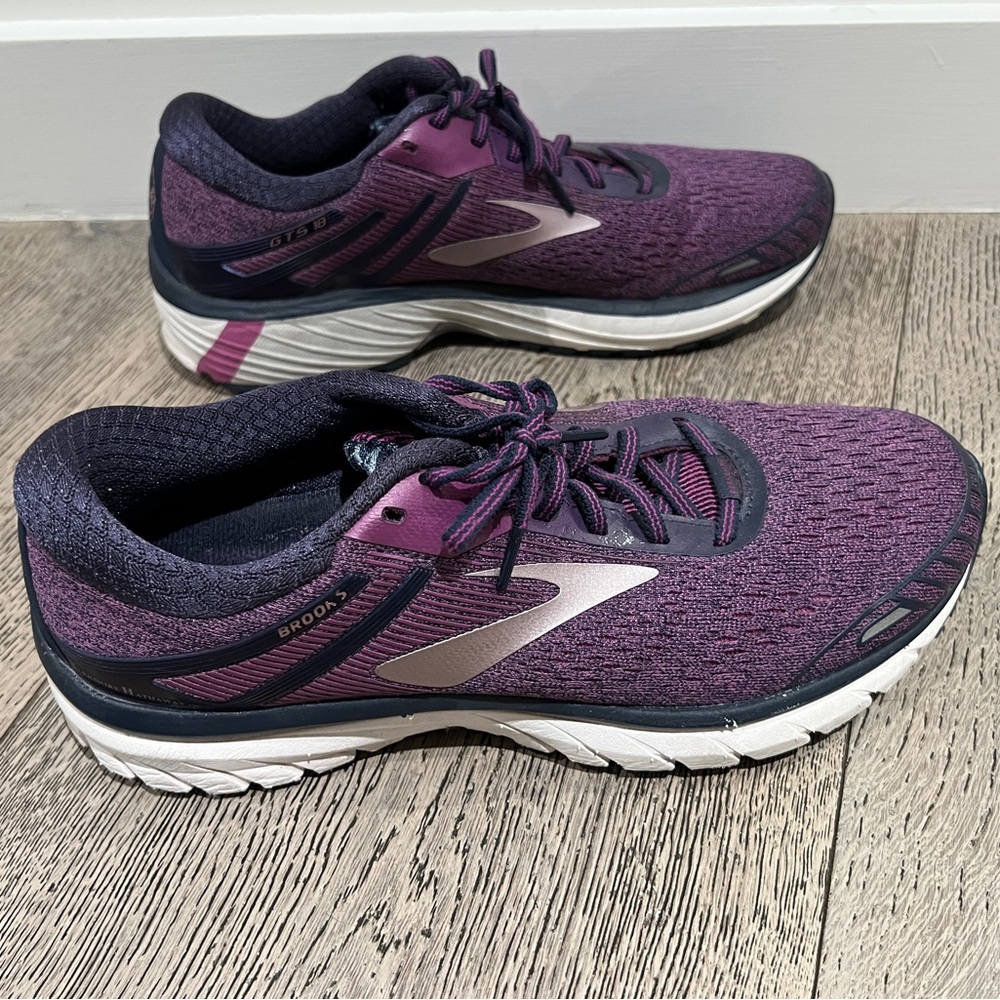 Brooks Adrenaline GTS 18 Sneakers Berkshire Hathaway Purple Women's Sz 9.5 - Picture 10 of 14